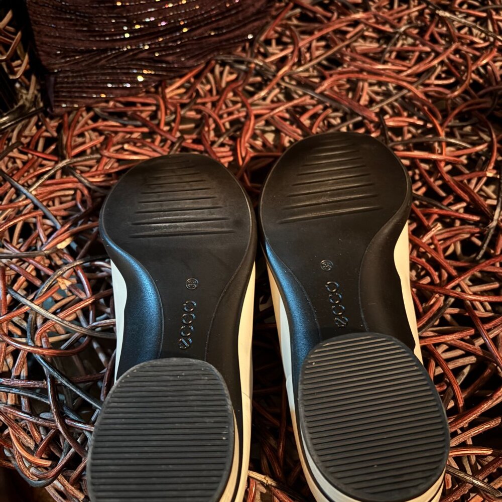 Ecco Womens size 8.5 Ballerina shoes - Picture 4 of 4